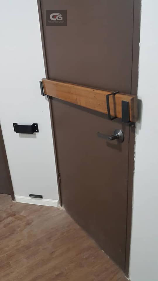 DOOR