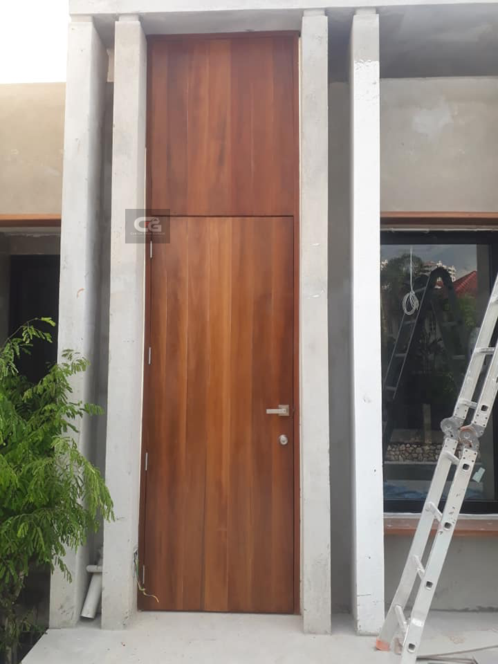 DOOR