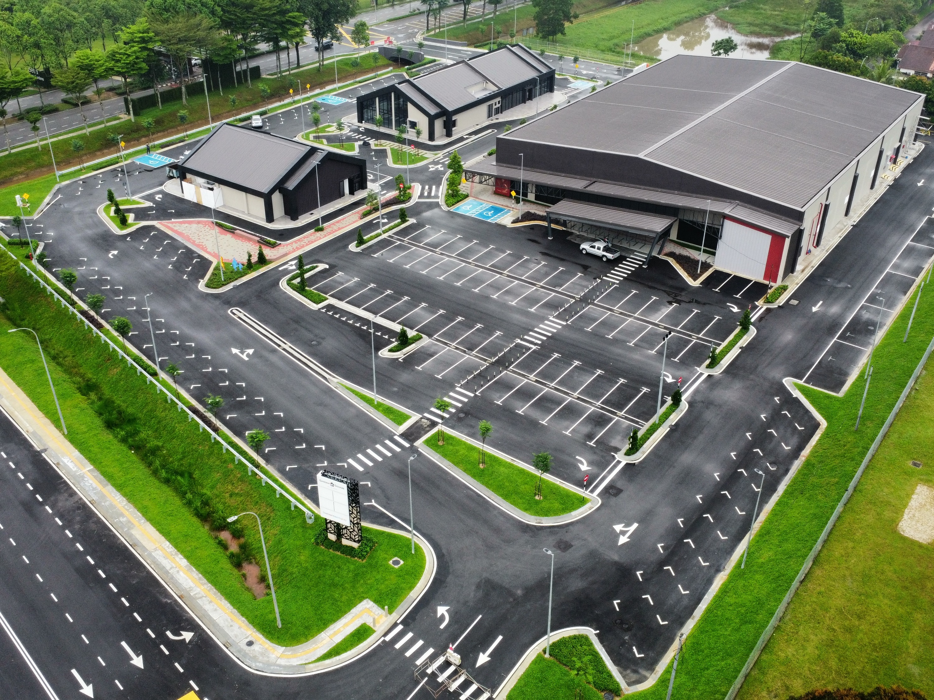 A BUSINESS HUB WITH DRIVE THRU RESTAURANT 