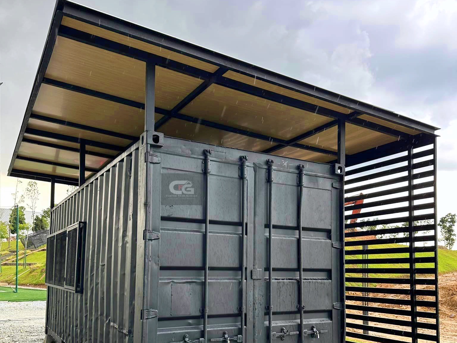 CONTAINER