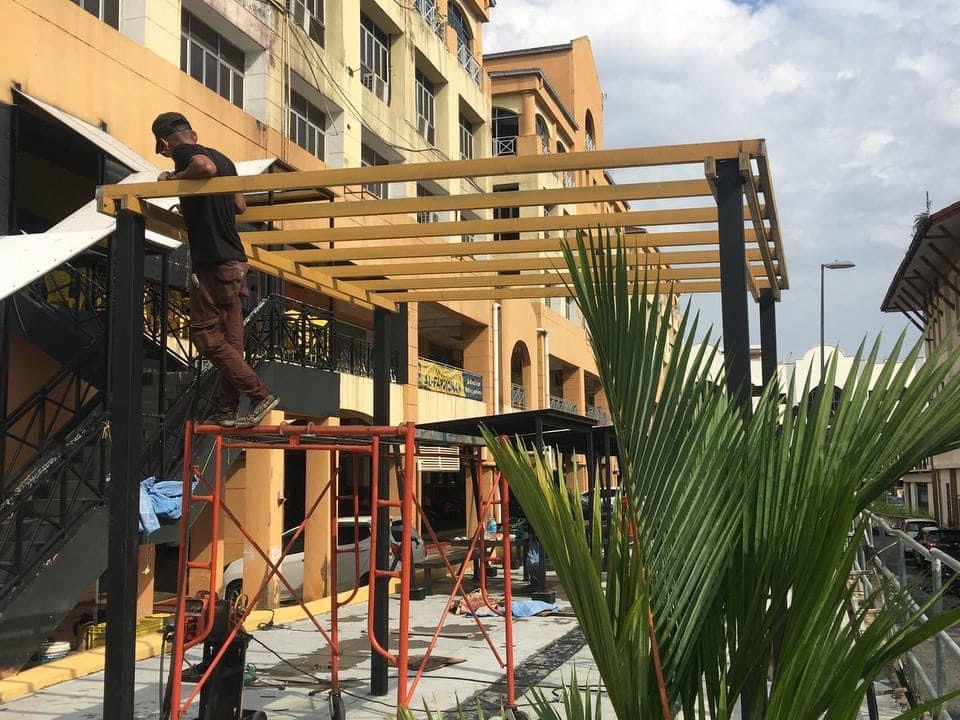 PERGOLA & SIGNAGE