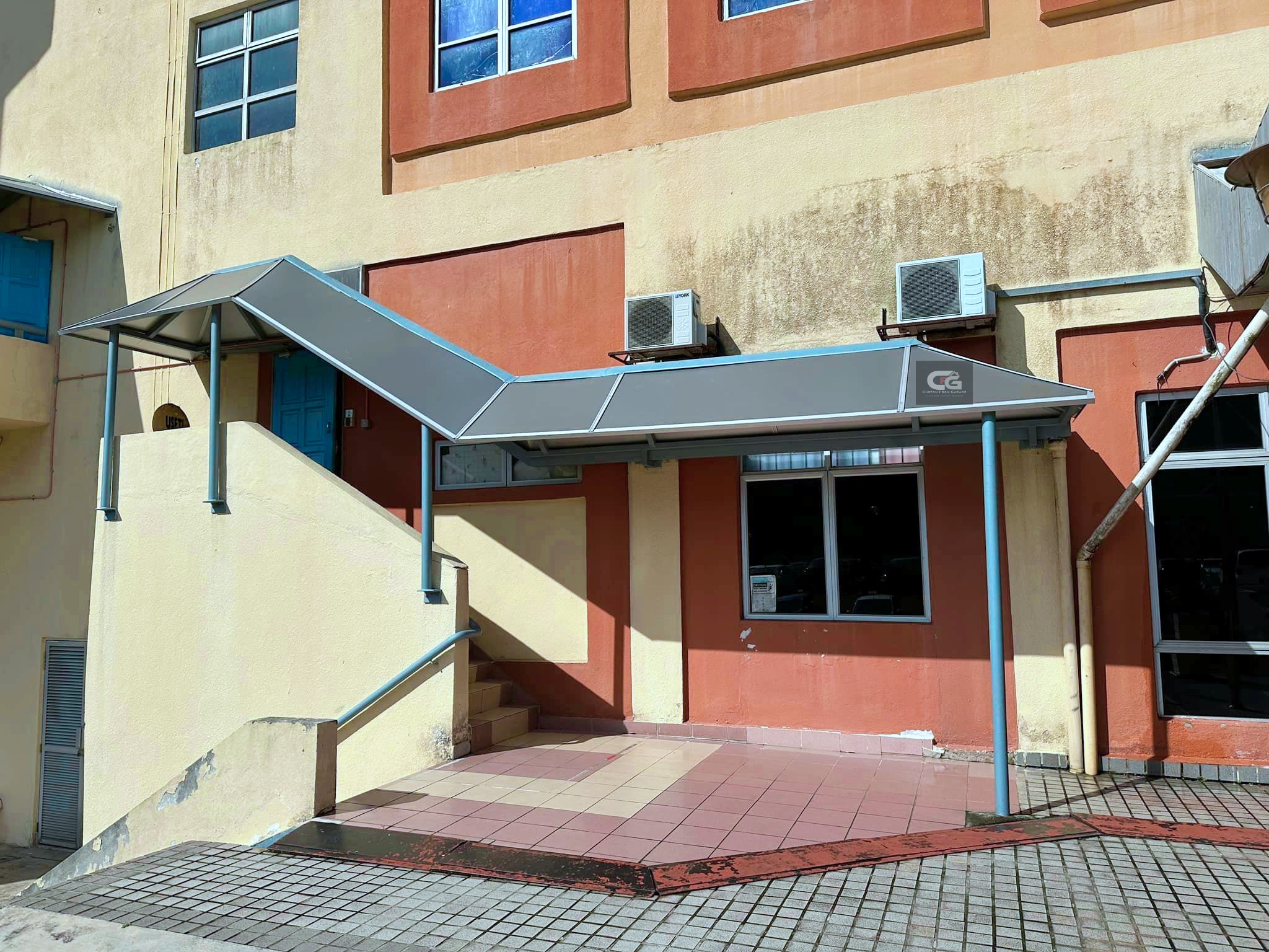BUILDING