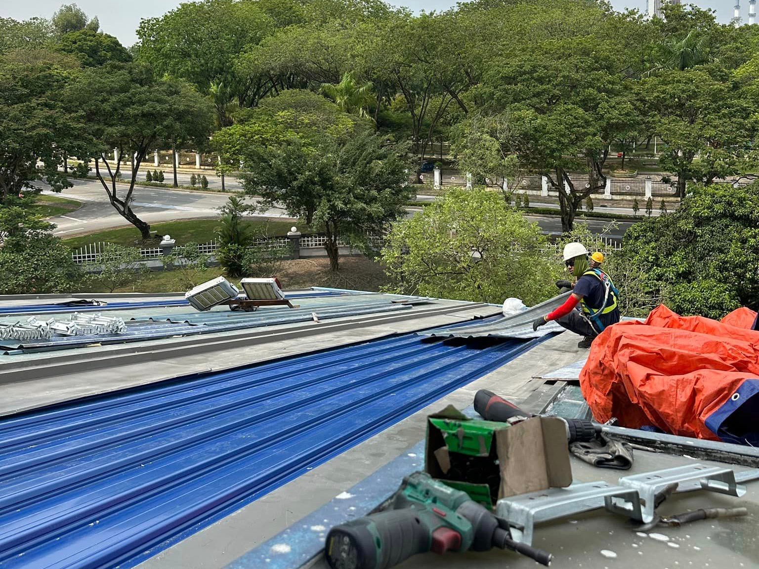 ROOF WORKS