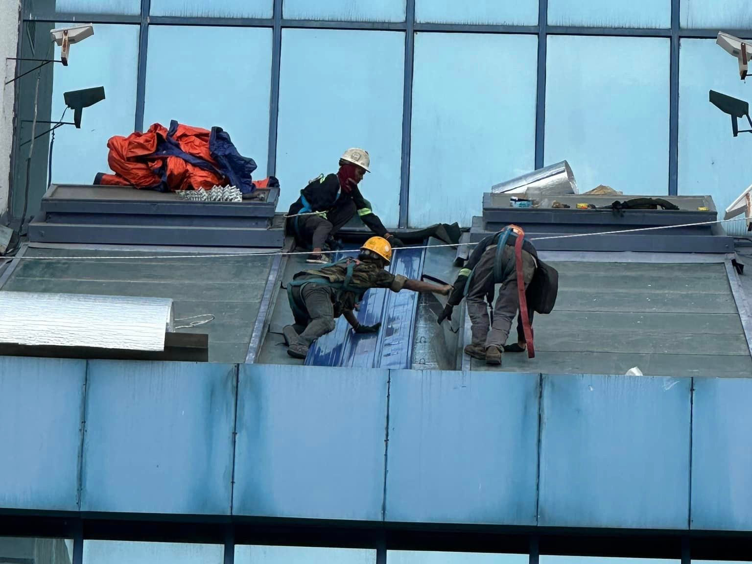 ROOF WORKS