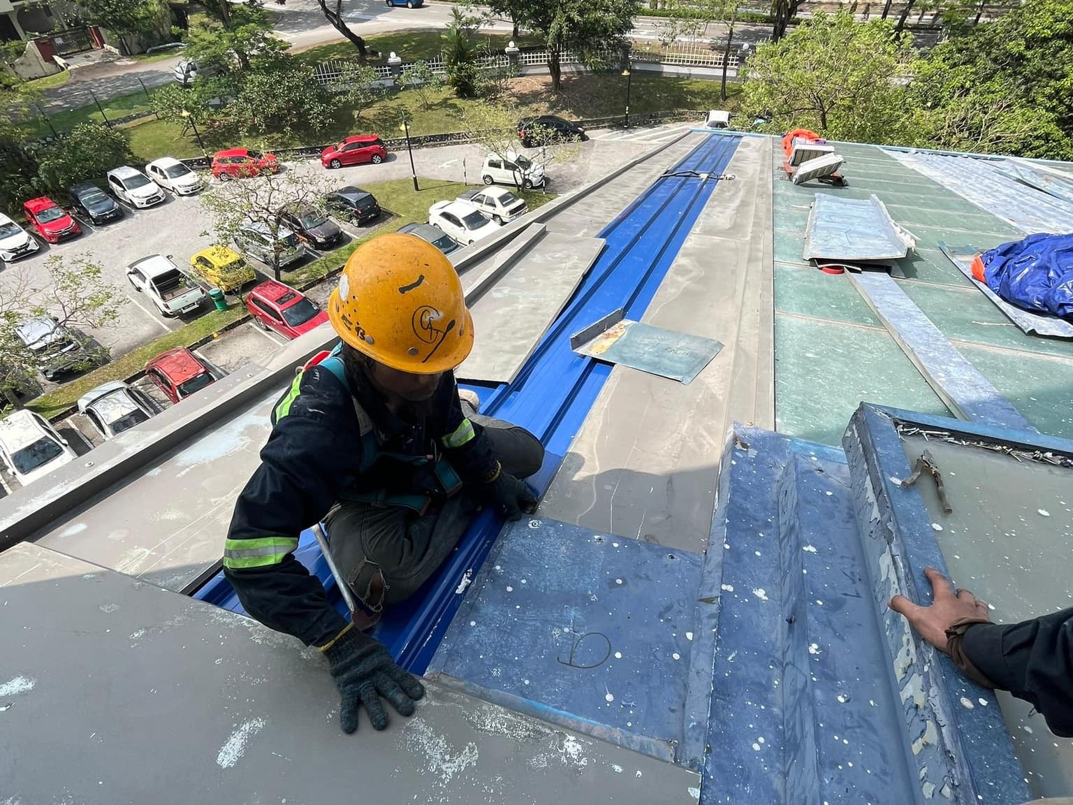 ROOF WORKS
