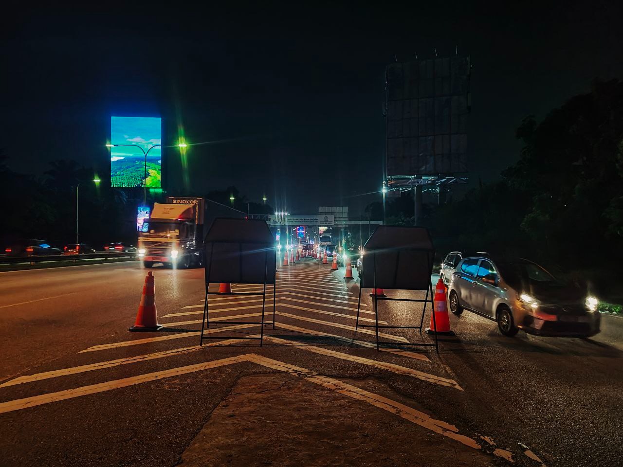 TRAFFIC