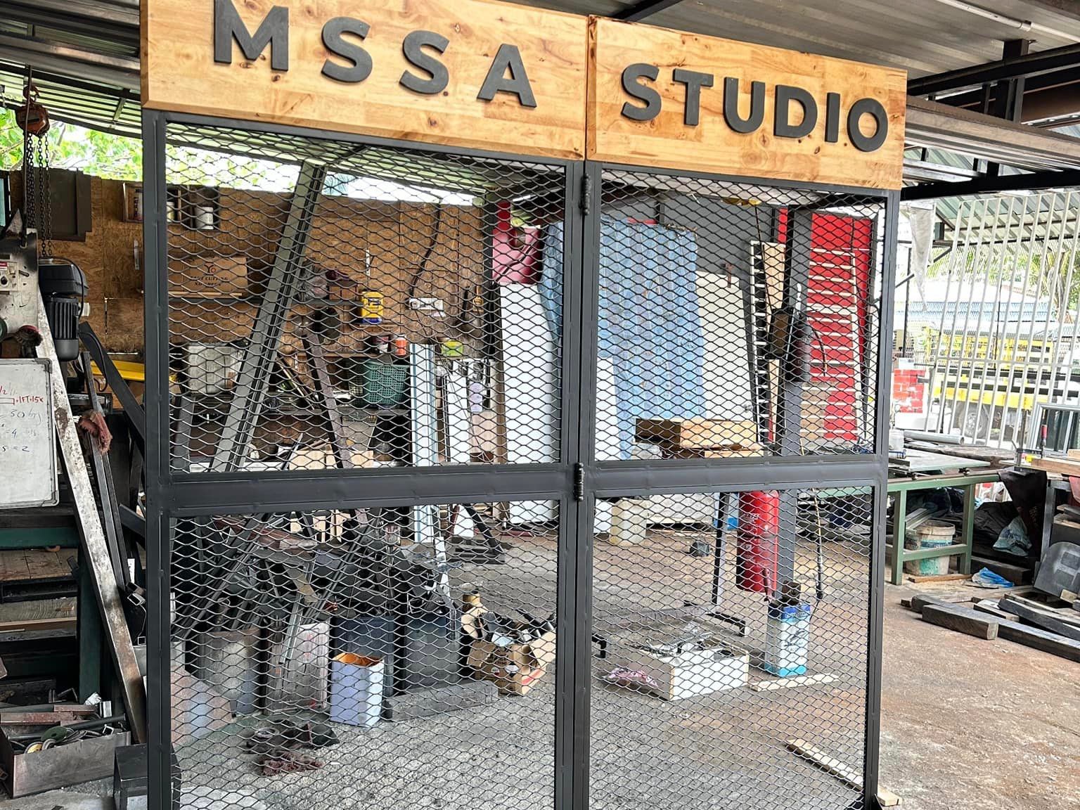 DISPLAY RACK WITH SIGNAGE