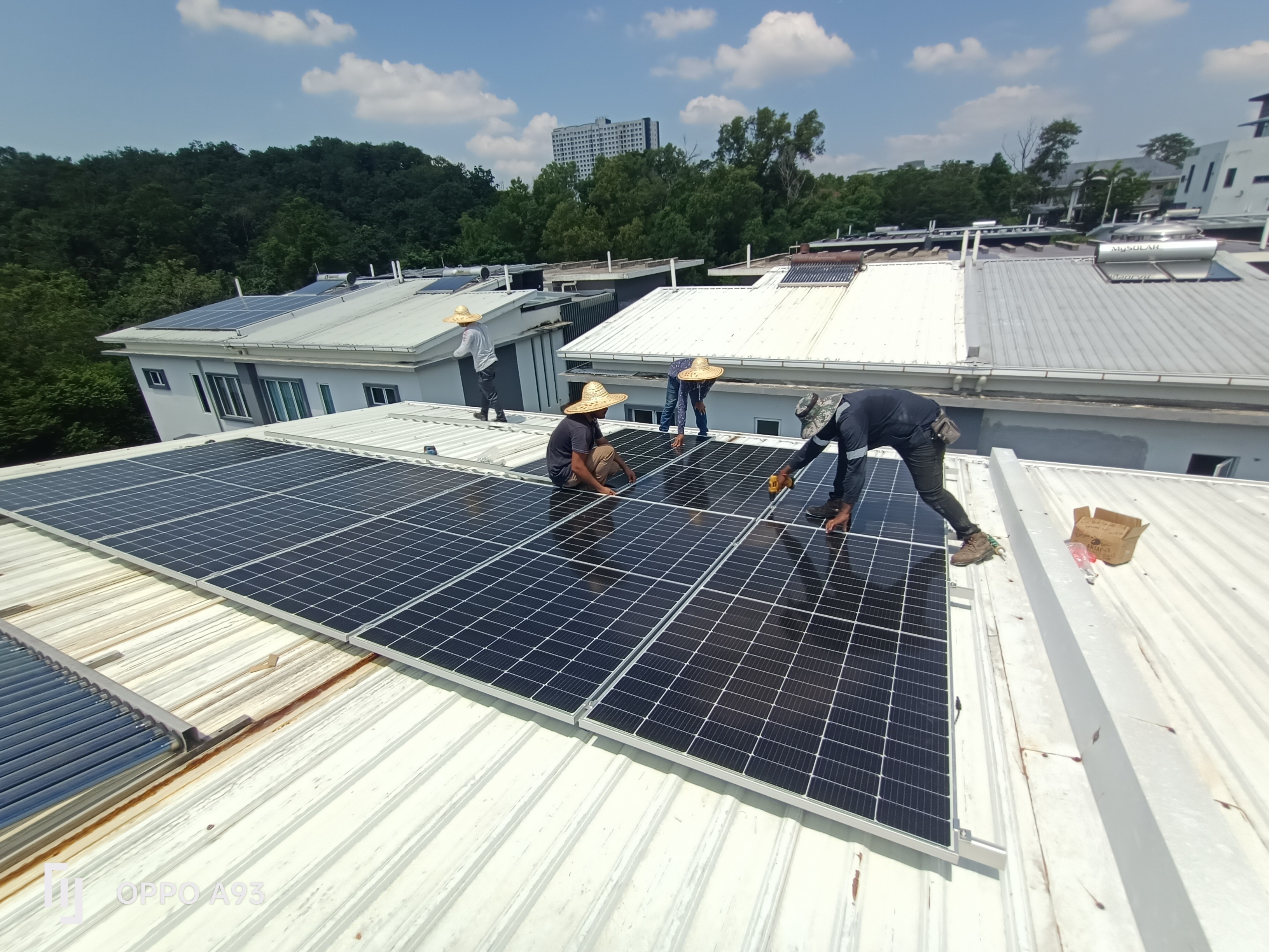 11 kWp TRINA SOLAR INSTALLATION HOUSING BOARD