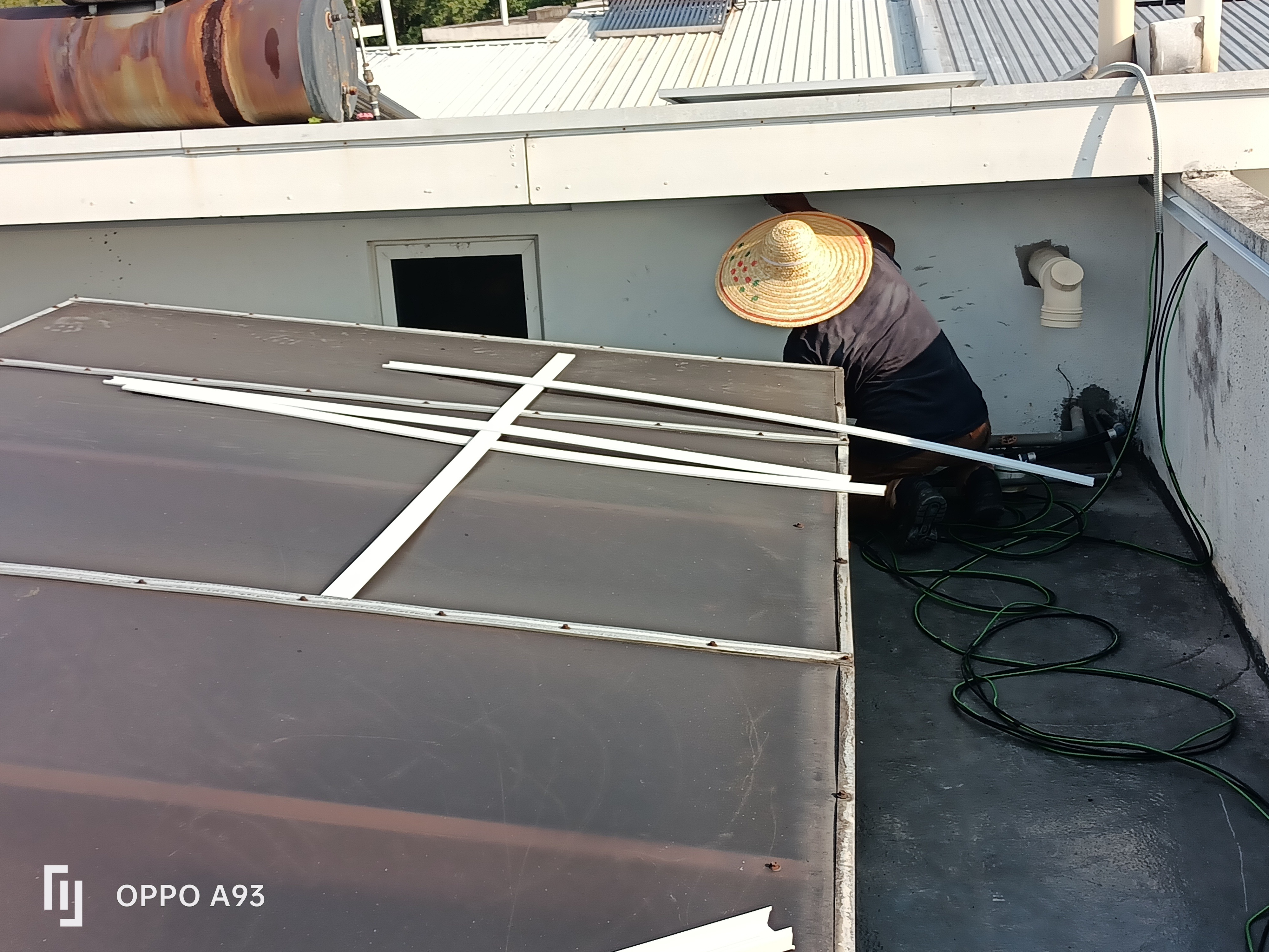 11 kWp TRINA SOLAR INSTALLATION HOUSING BOARD