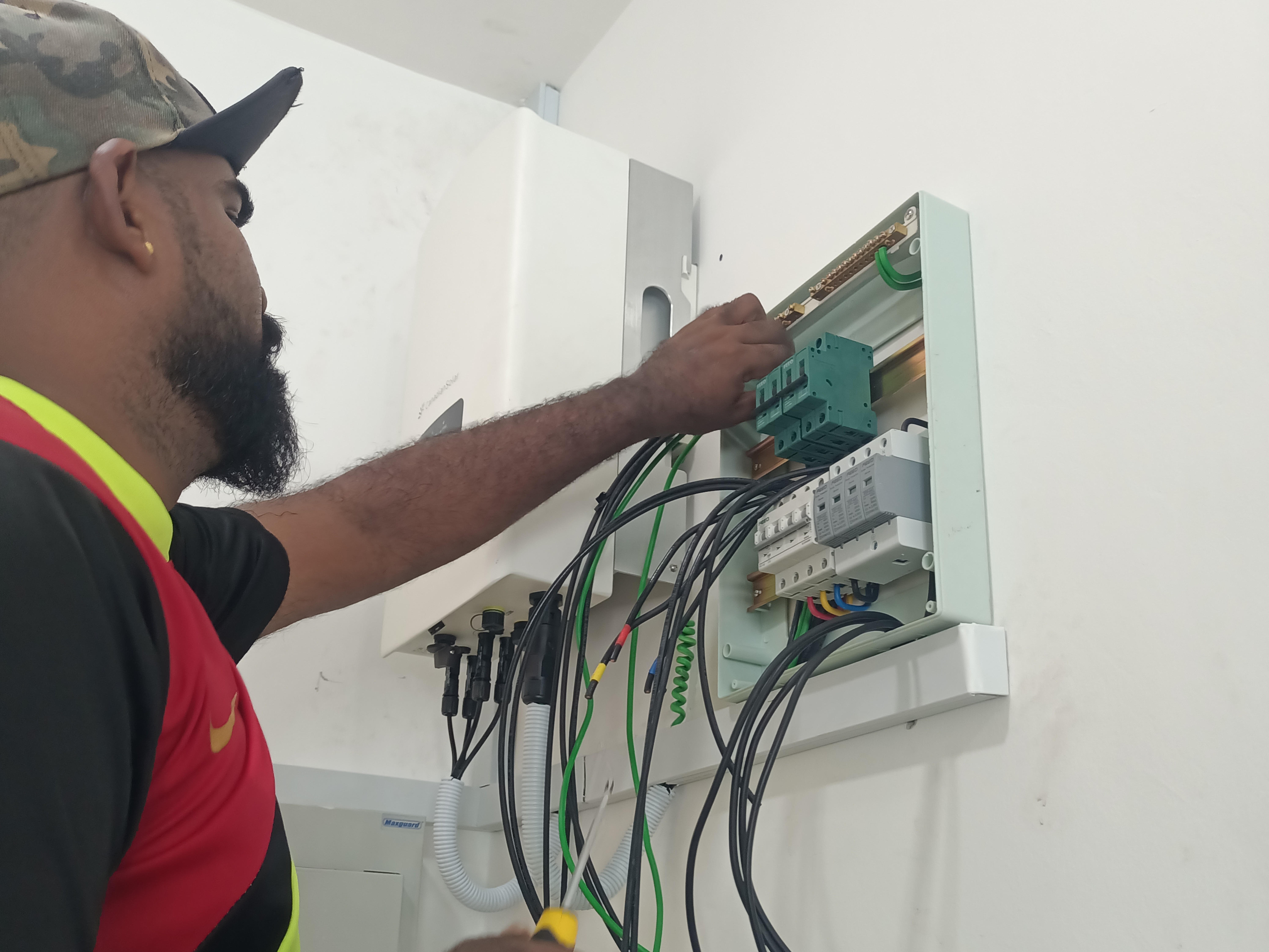 11 kWp TRINA SOLAR INSTALLATION HOUSING BOARD