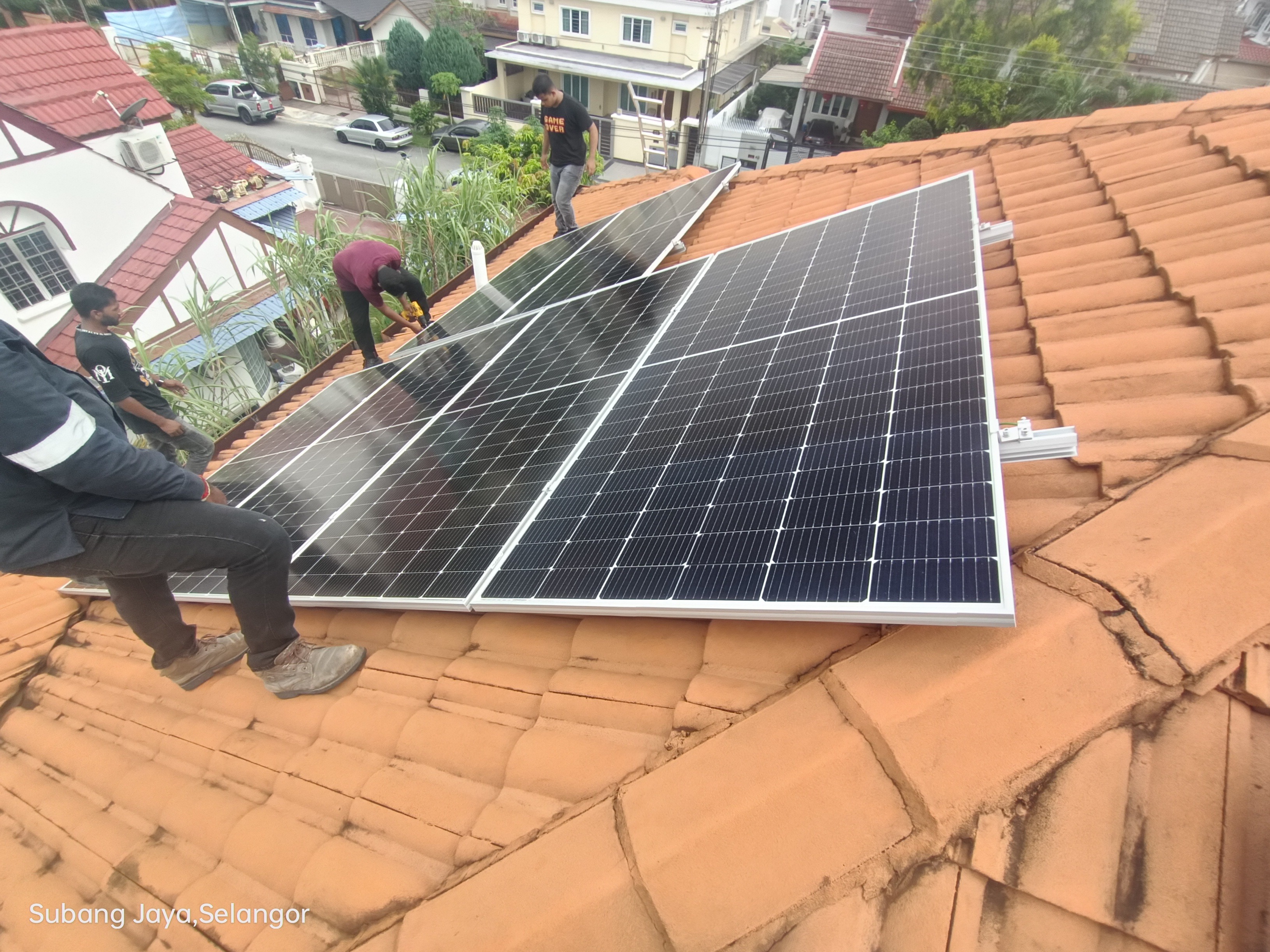 9.35KWP RESIDENTIAL SOLAR PANEL INSTALLATION