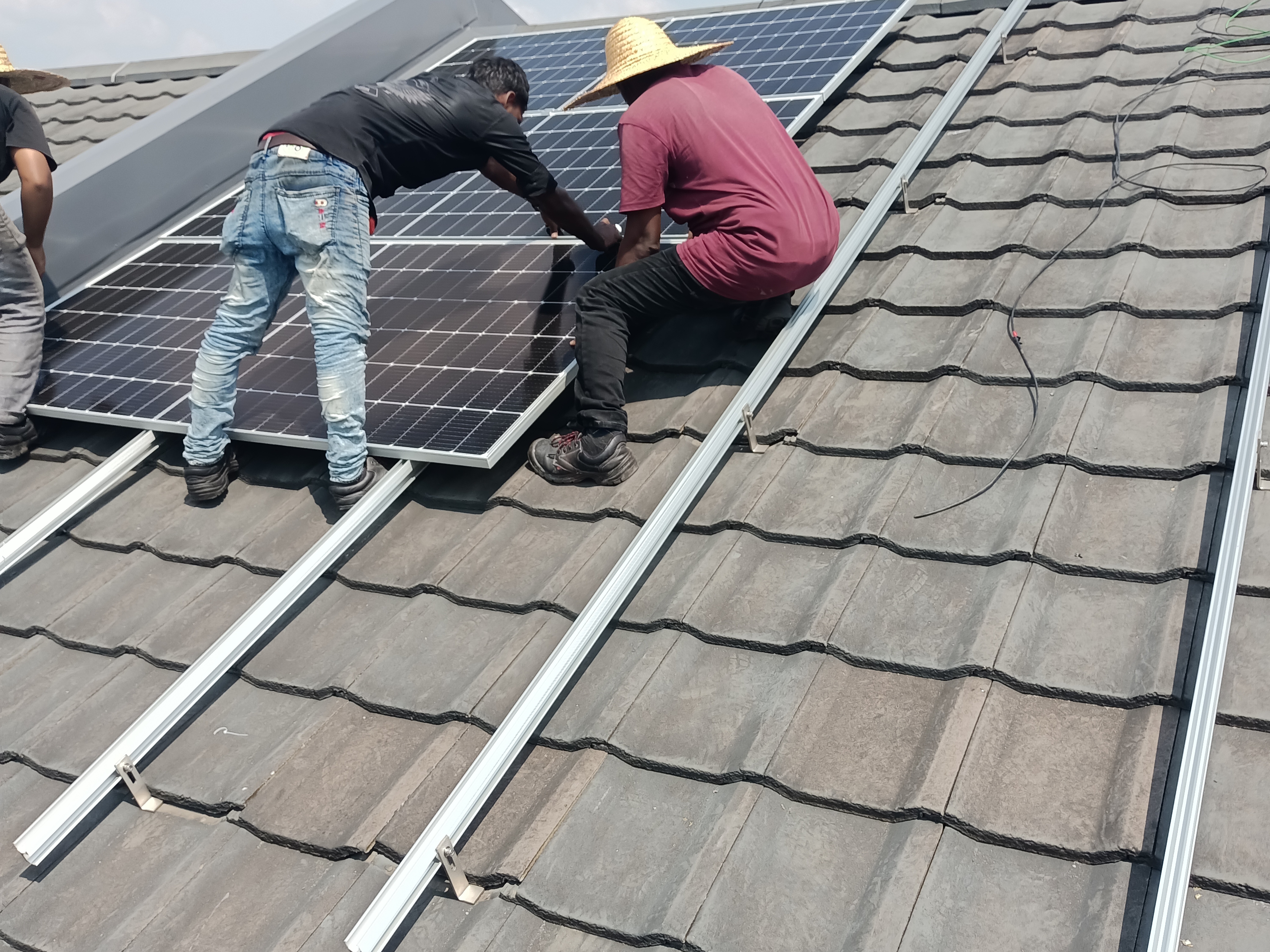 6.05KWP RESIDENTIAL SOLAR PANEL INSTALLATION