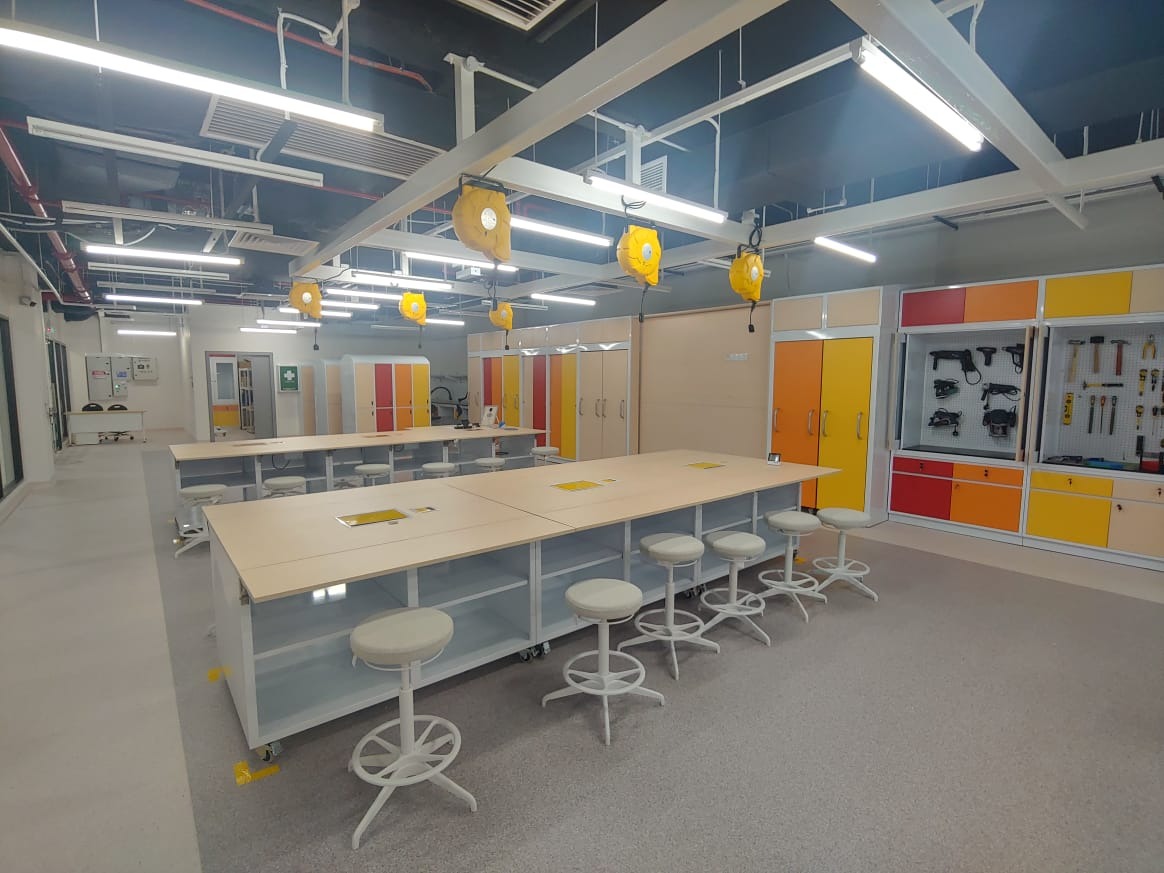 Project makers lab with 3D printing machine