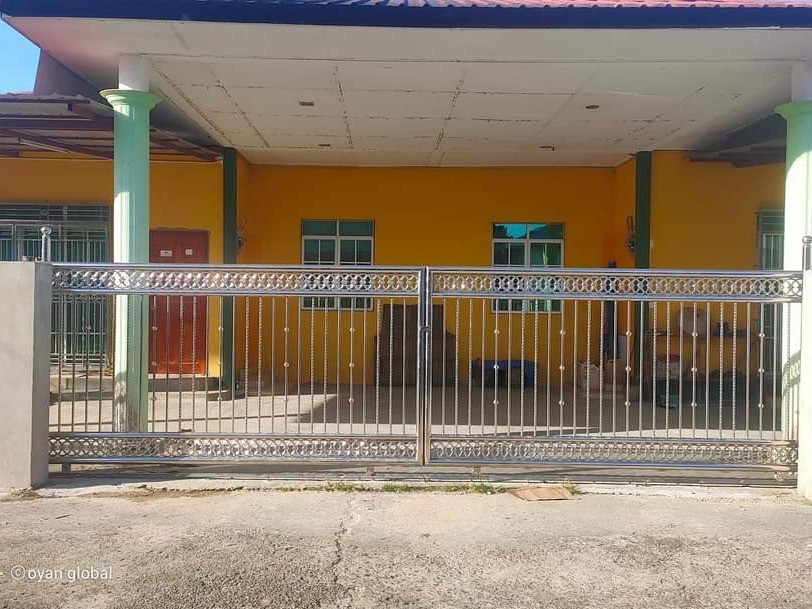 gate