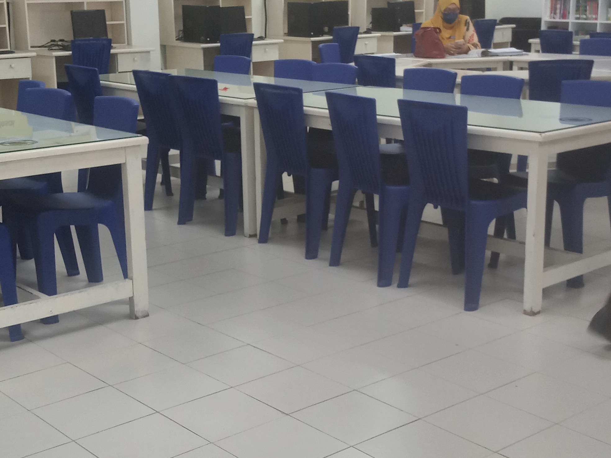KERJA-KERJA MEMASANG JUBIN LANTAI