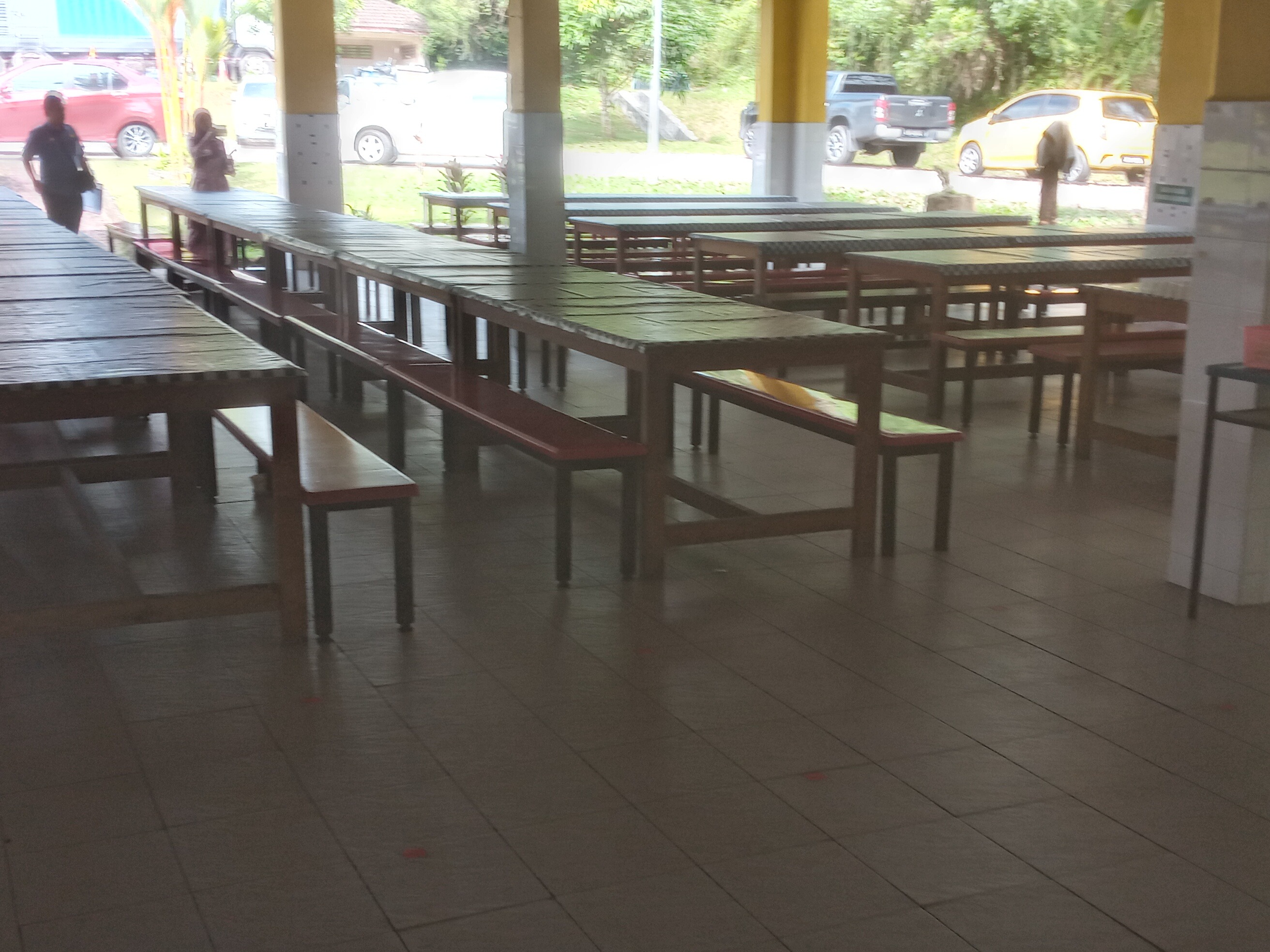 KERJA-KERJA MEMASANG JUBIN LANTAI