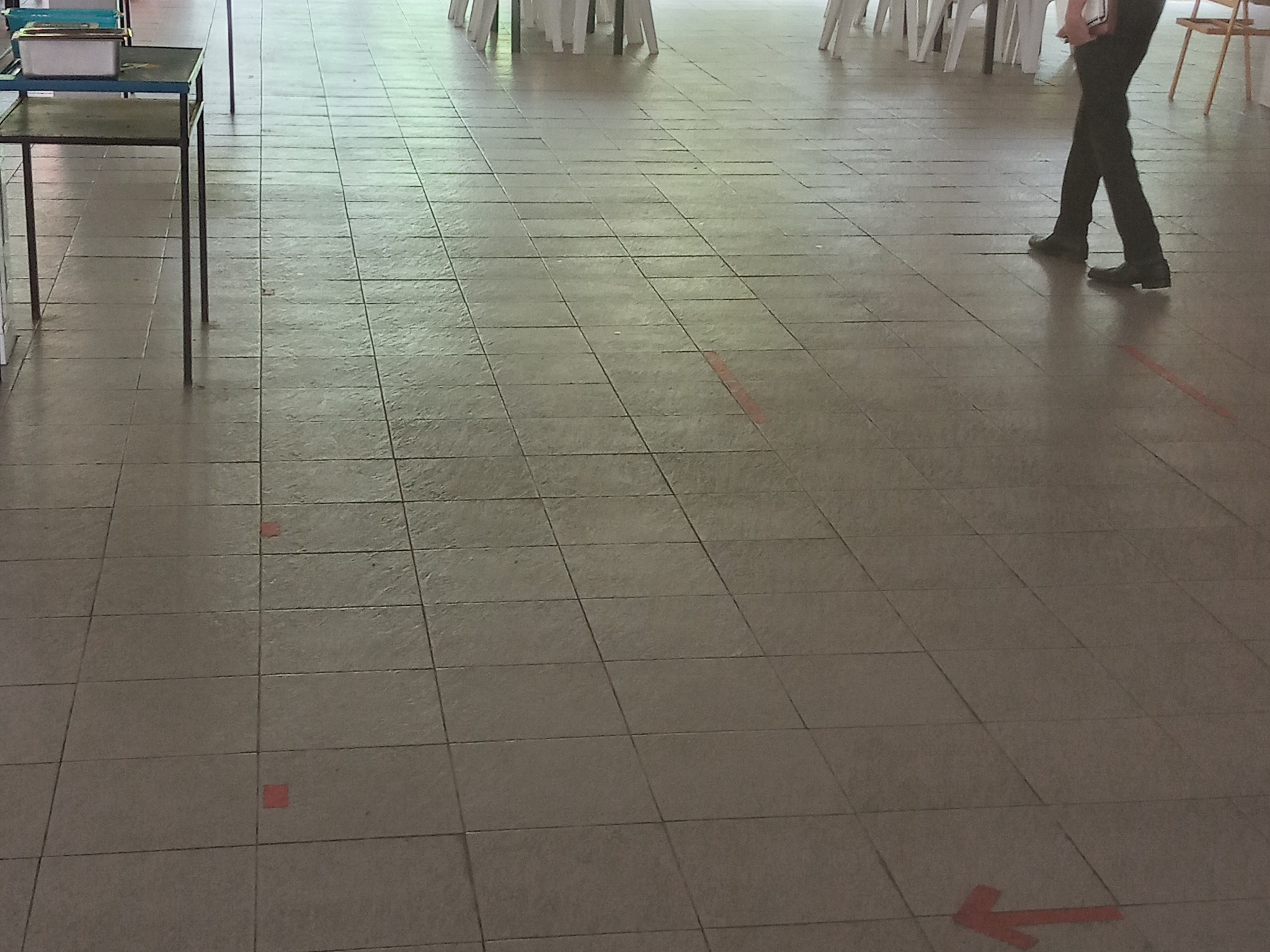 KERJA-KERJA MEMASANG JUBIN LANTAI