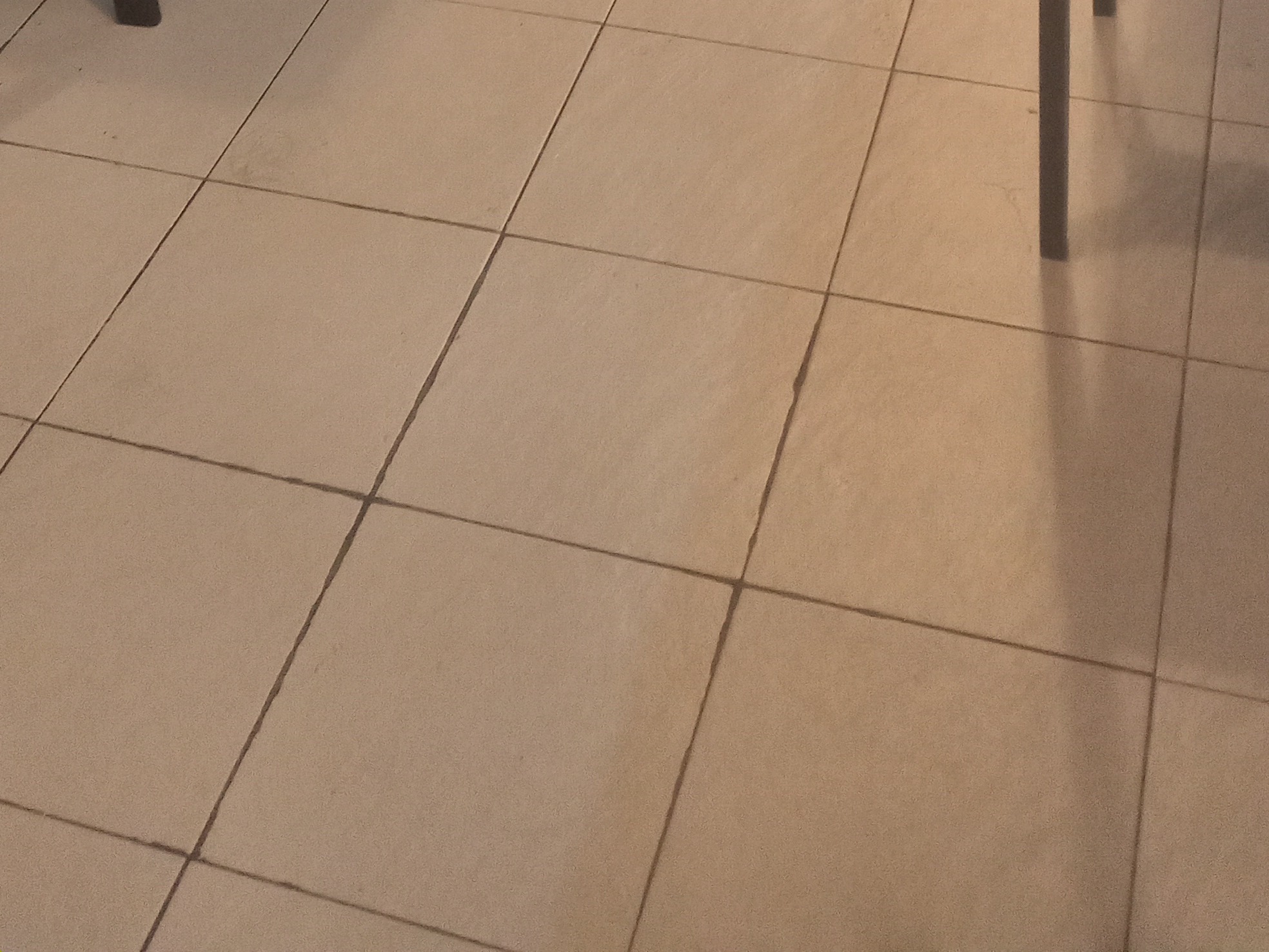 KERJA-KERJA MEMASANG JUBIN LANTAI