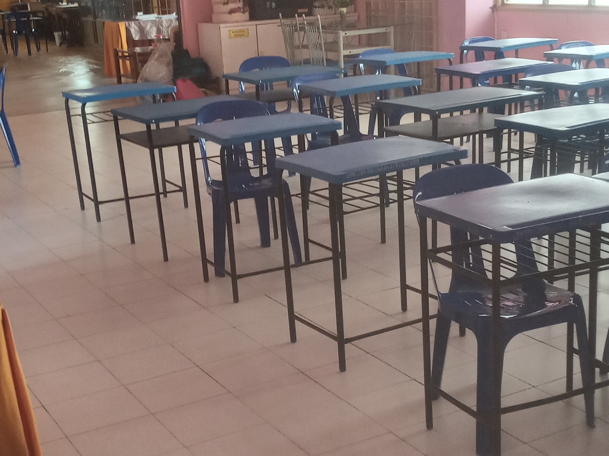 KERJA-KERJA MEMASANG JUBIN LANTAI