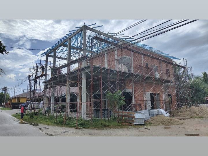 2 STOREY BUNGALOW HOUSE 