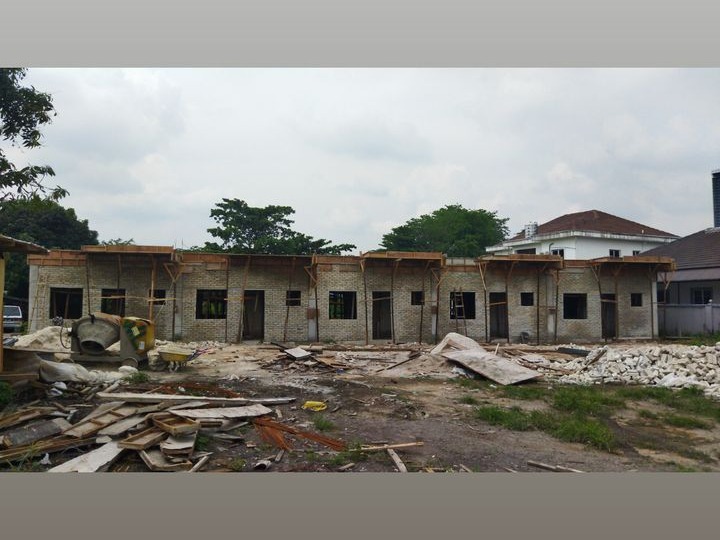 2 STOREY FLAT BUILDING WITH 15 UNITS