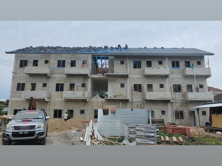2 STOREY FLAT BUILDING WITH 15 UNITS