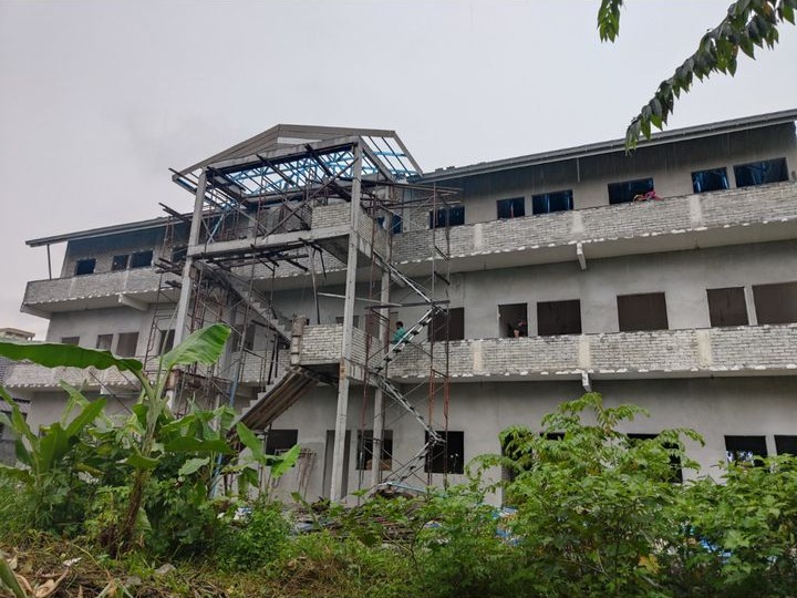 2 STOREY FLAT BUILDING WITH 15 UNITS