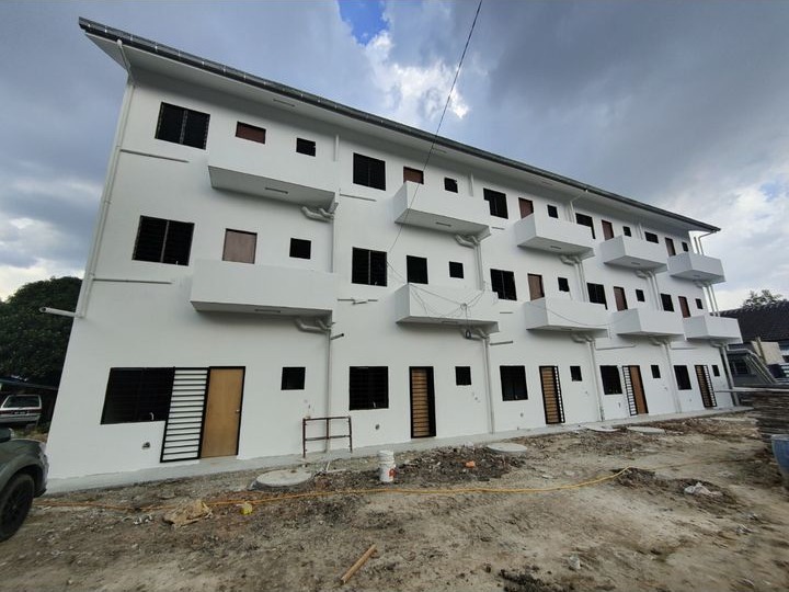 2 STOREY FLAT BUILDING WITH 15 UNITS