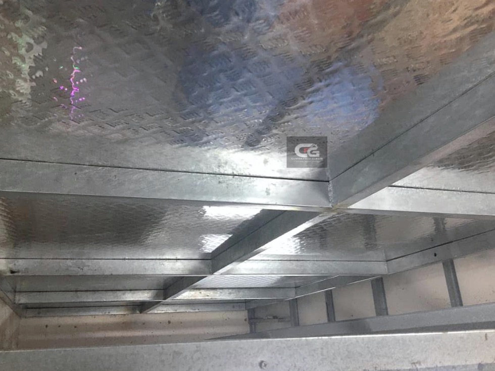 PLATFORM CHECKERED PLATE