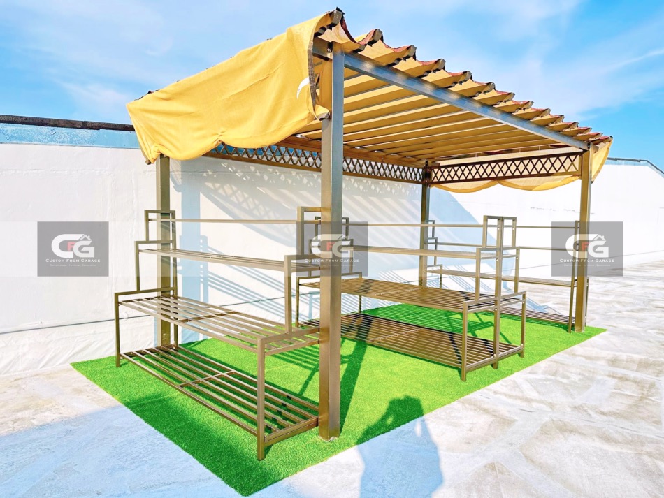 GAZEBO & FLOWER POT RACK WITH ARTIFICIAL GRASS