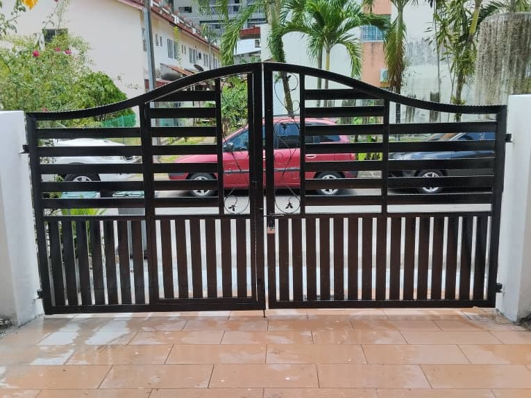 REPAIRING 2 STOREY TERRACE HOUSE