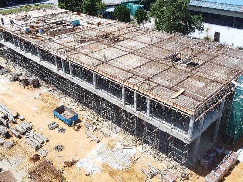 7 UNIT SHOPLOT  3 STOREY 