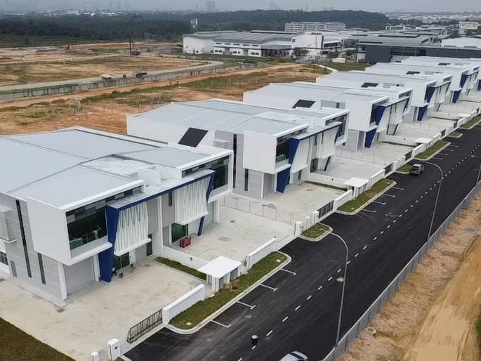 12 UNIT SEMI-D FACTORY