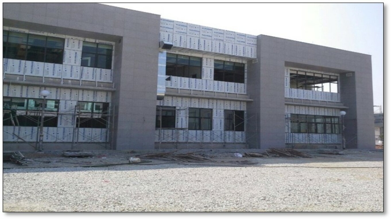 Menjalankan kerja-kerja membina dan Menyiapkan Makmal (2) Dua Tingkat, (1) Satu Unit Bangunan Utiliti (1) Satu Tingkat, (1) Unit Setor Makmal dan (1) Satu Unit Pusat Pengumpulan Sampah