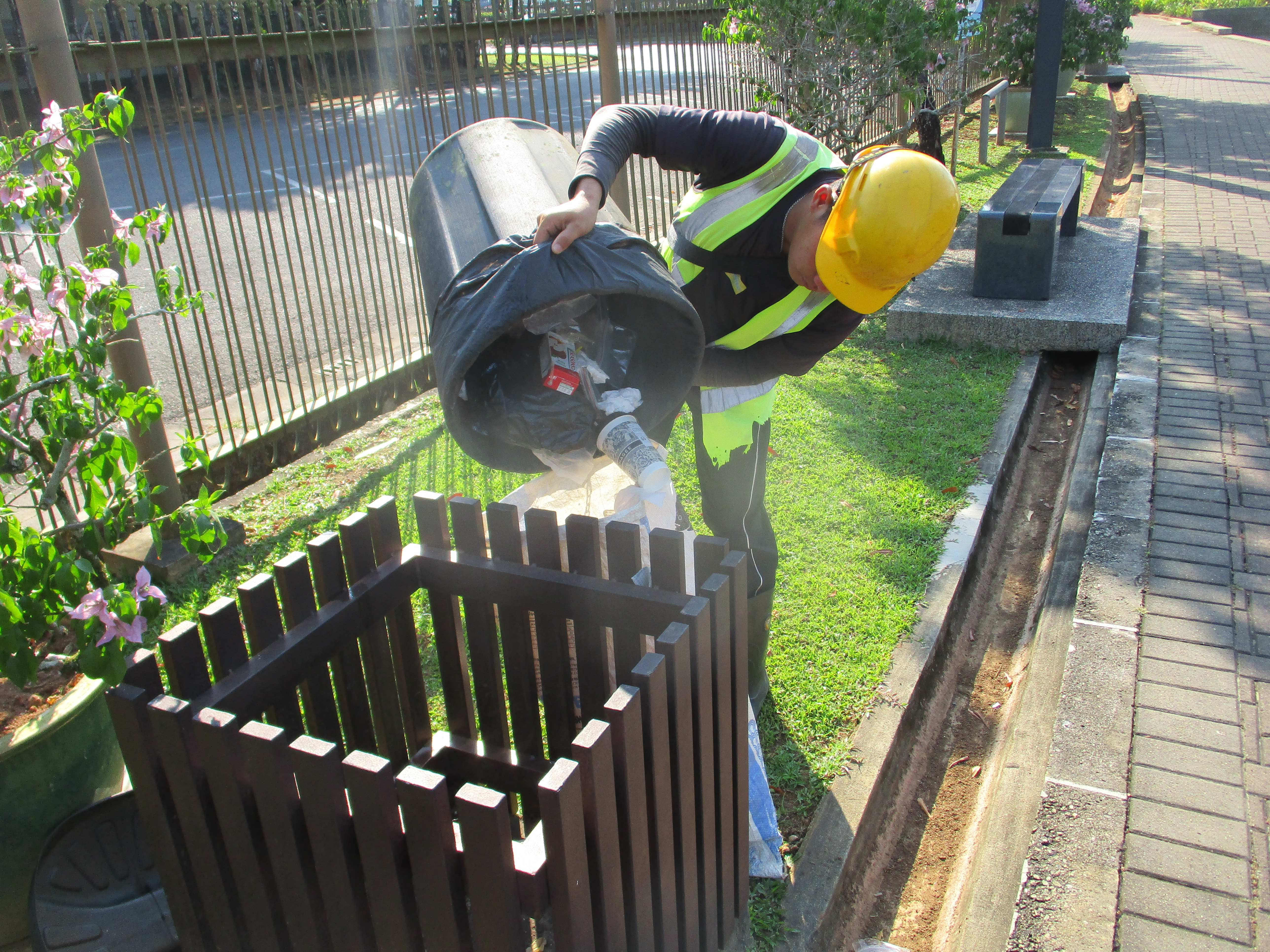PARK MAINTENANCE (TAMAN SAHABAT) 