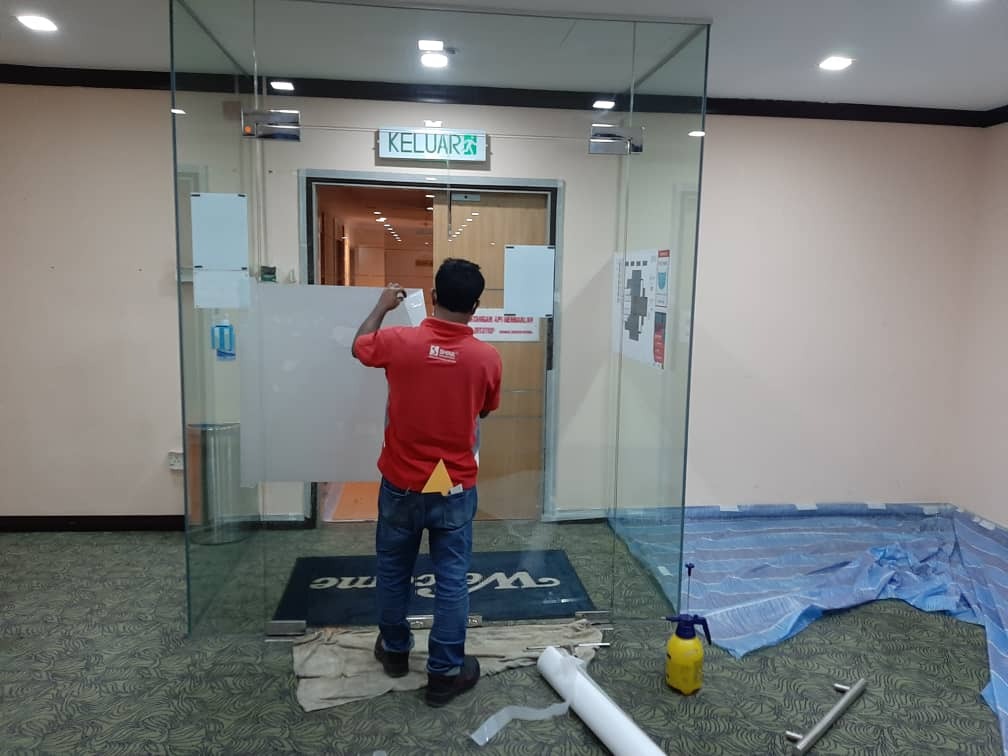 KERJA- KERJA CERMIN DI MATRADE