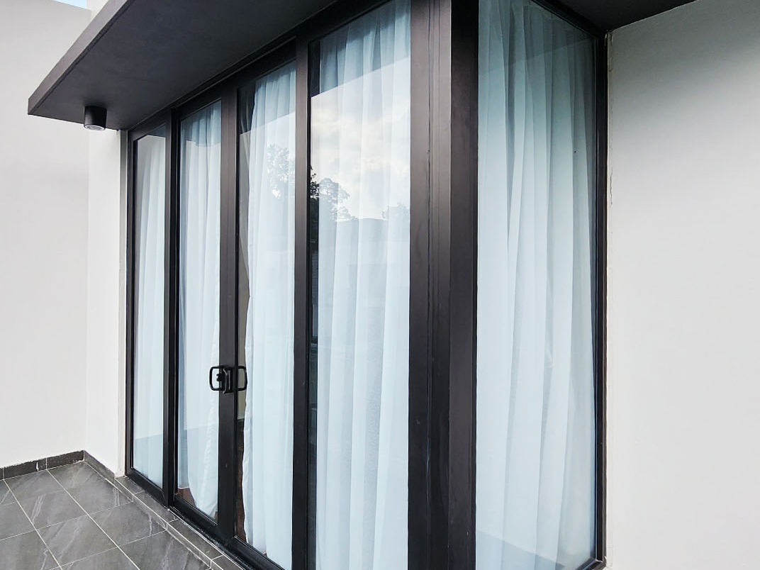 90SERIES HIGH PERFORMANCE SLIDING GLASS DOOR