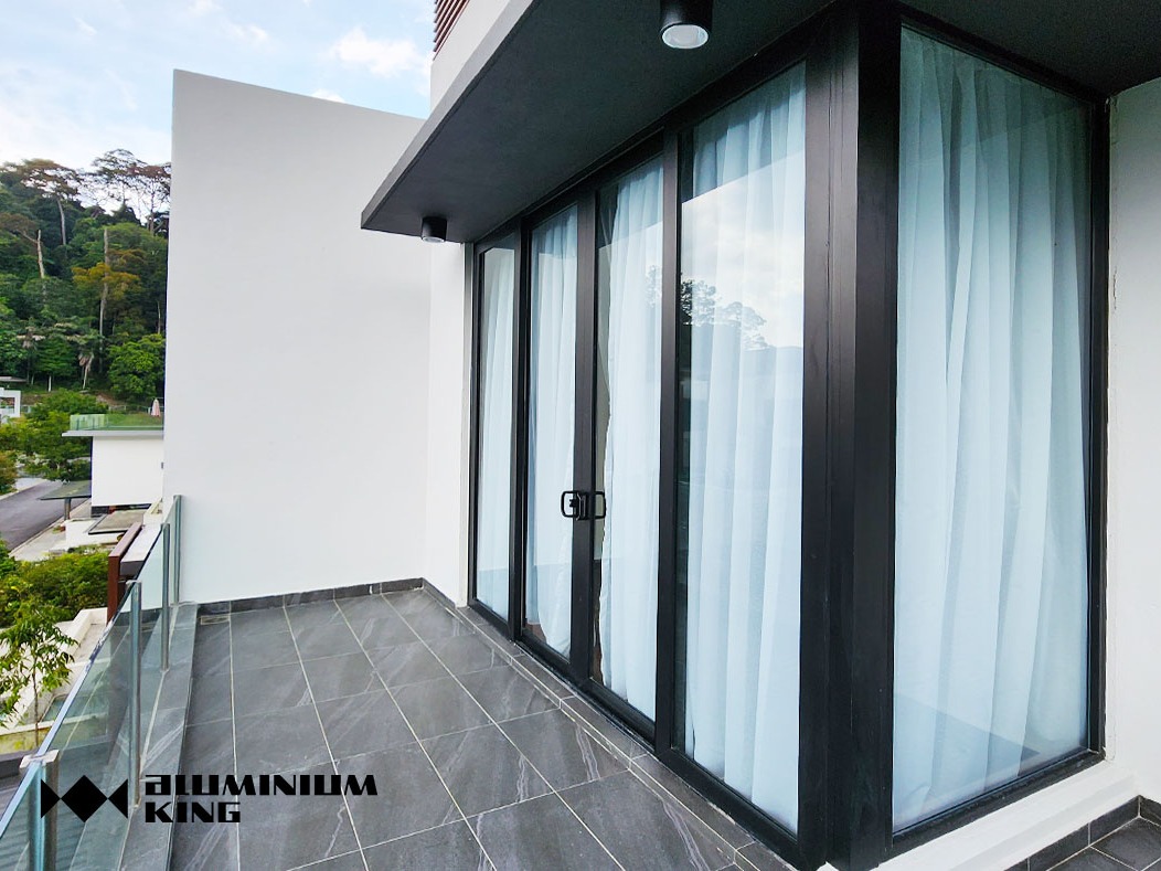 90SERIES HIGH PERFORMANCE SLIDING GLASS DOOR
