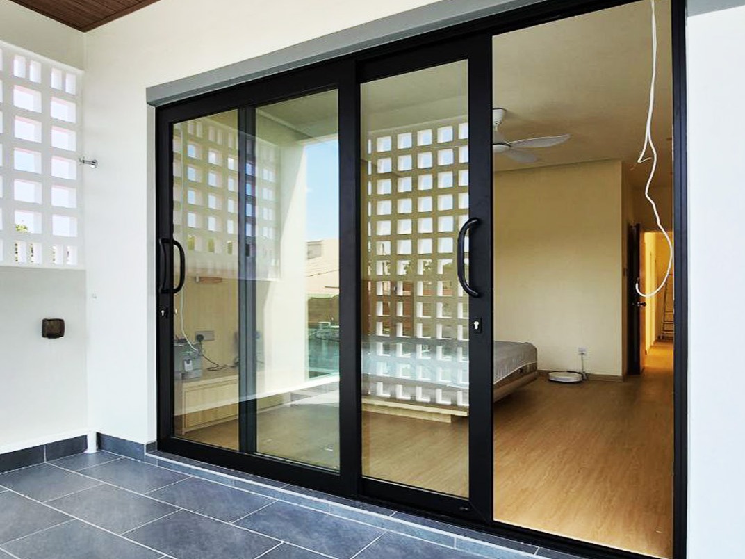 90SERIES HIGH PERFORMANCE SLIDING GLASS DOOR