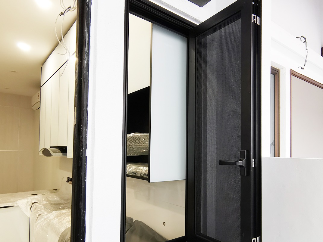 83SERIES MULTIPOINT CASEMENT WINDOW