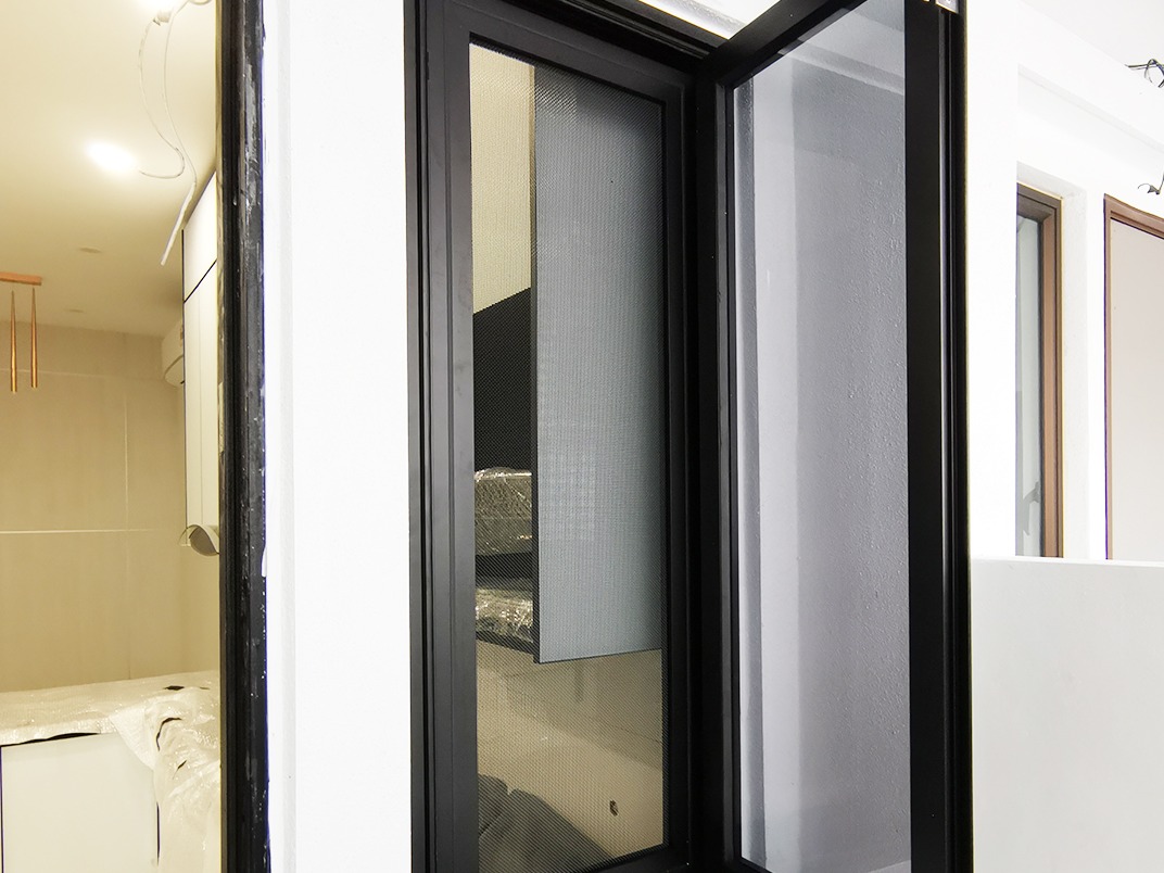 83SERIES MULTIPOINT CASEMENT WINDOW