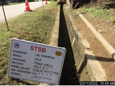 Subcontractor-Grass