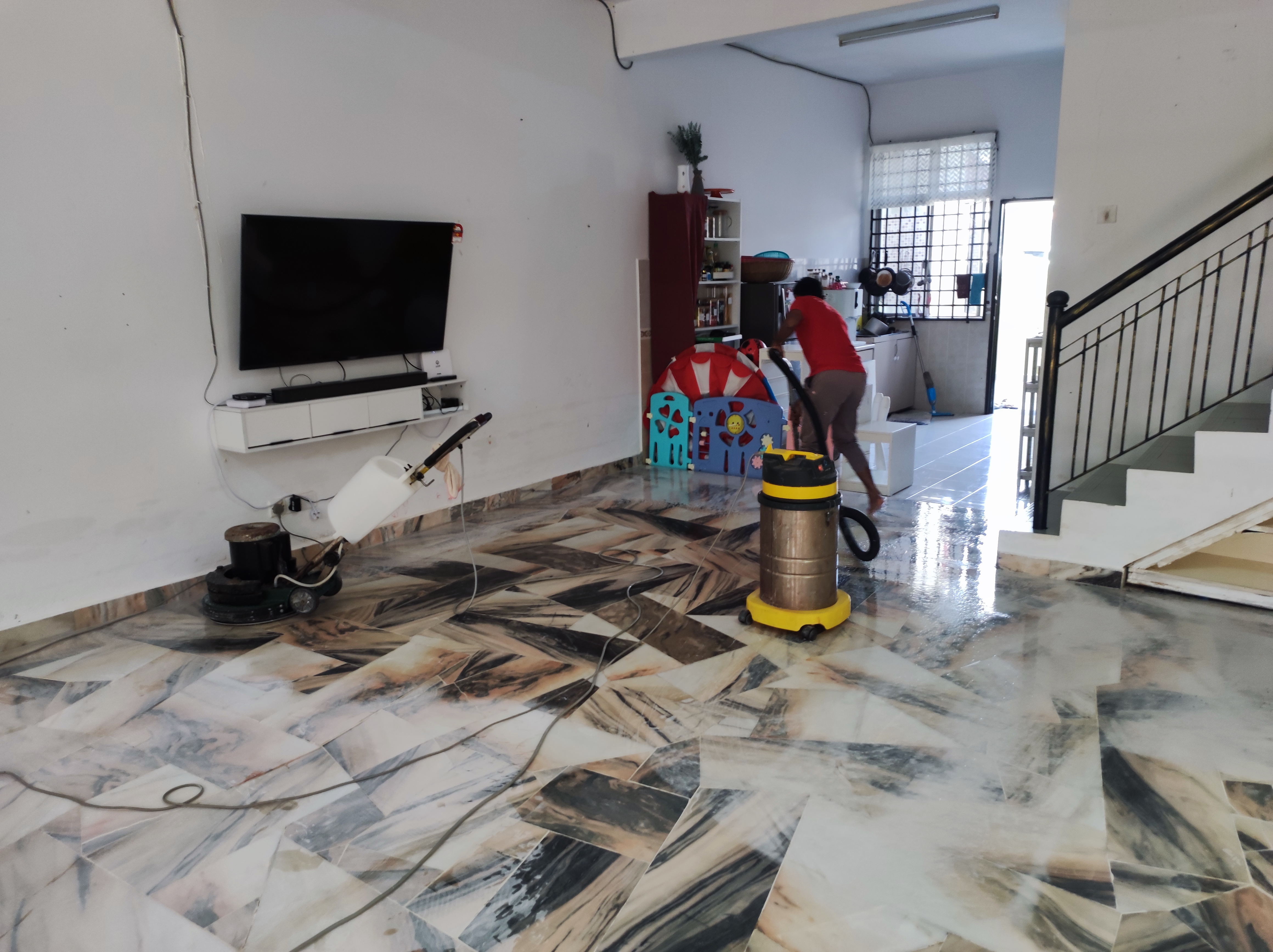 FLOOR
