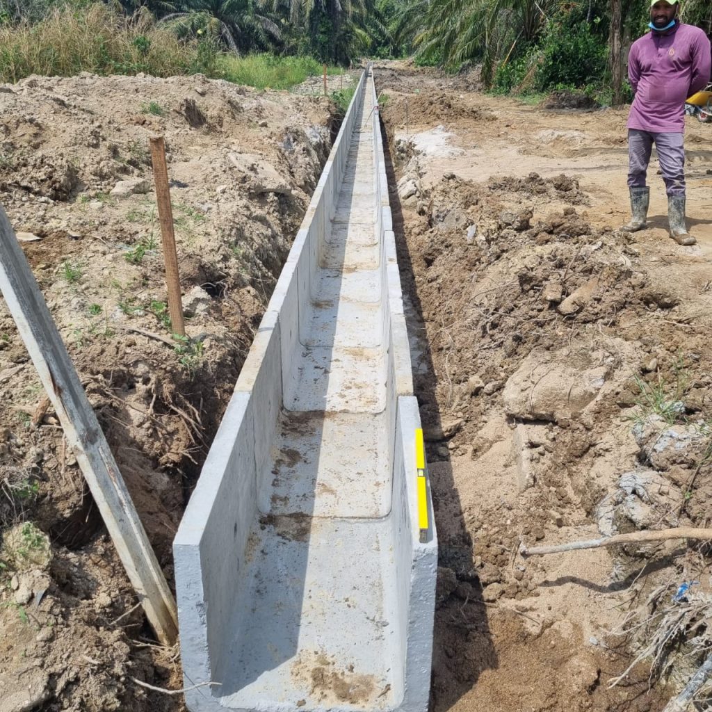 Drainage excavation (Kerja-kerja penggalian parit)